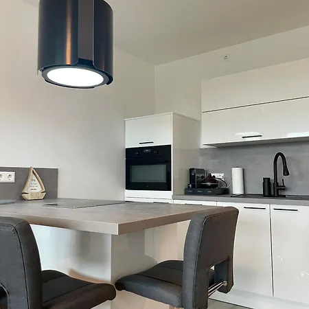 Bellevue Fn, Mit See- Und Bergsicht